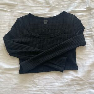 Black long sleeve crop top